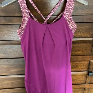 Lululemon Nouveau Limits Tank with built in sports bra; size 6